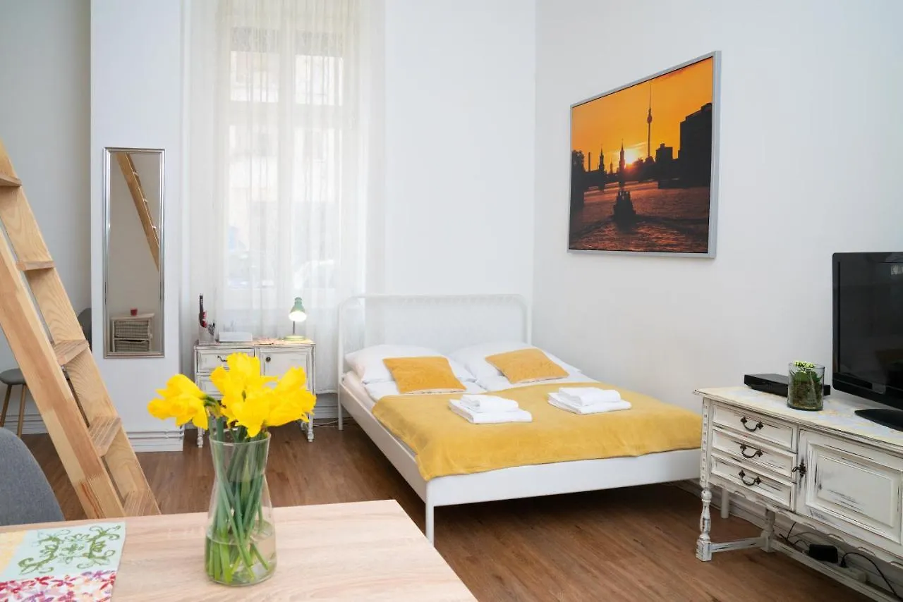 City Studio Apartment In Friedrichshain Berlin Niemcy
